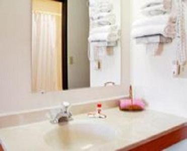 Westwood Inn & Suites - Kimball 객실 사진